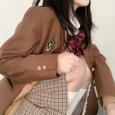 爬行异种封面
